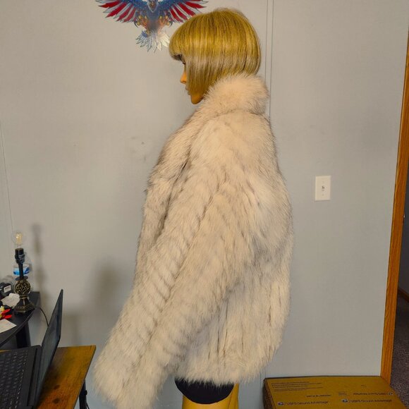 #576 Small fox fur coat - Picture 3 of 4